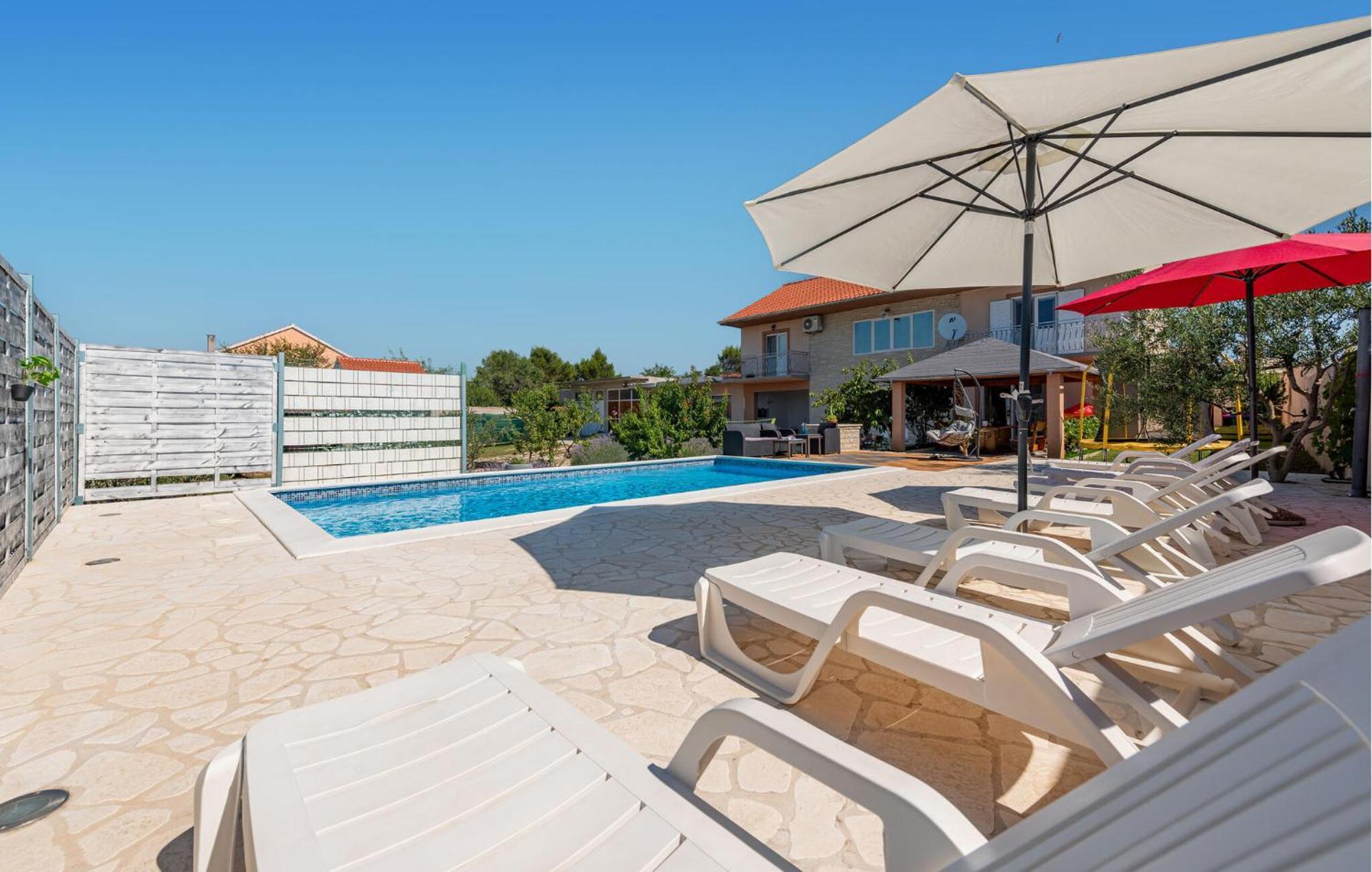 Amazing Home In Lisicic With Outdoor Swimming Pool Lisicici Екстер'єр фото